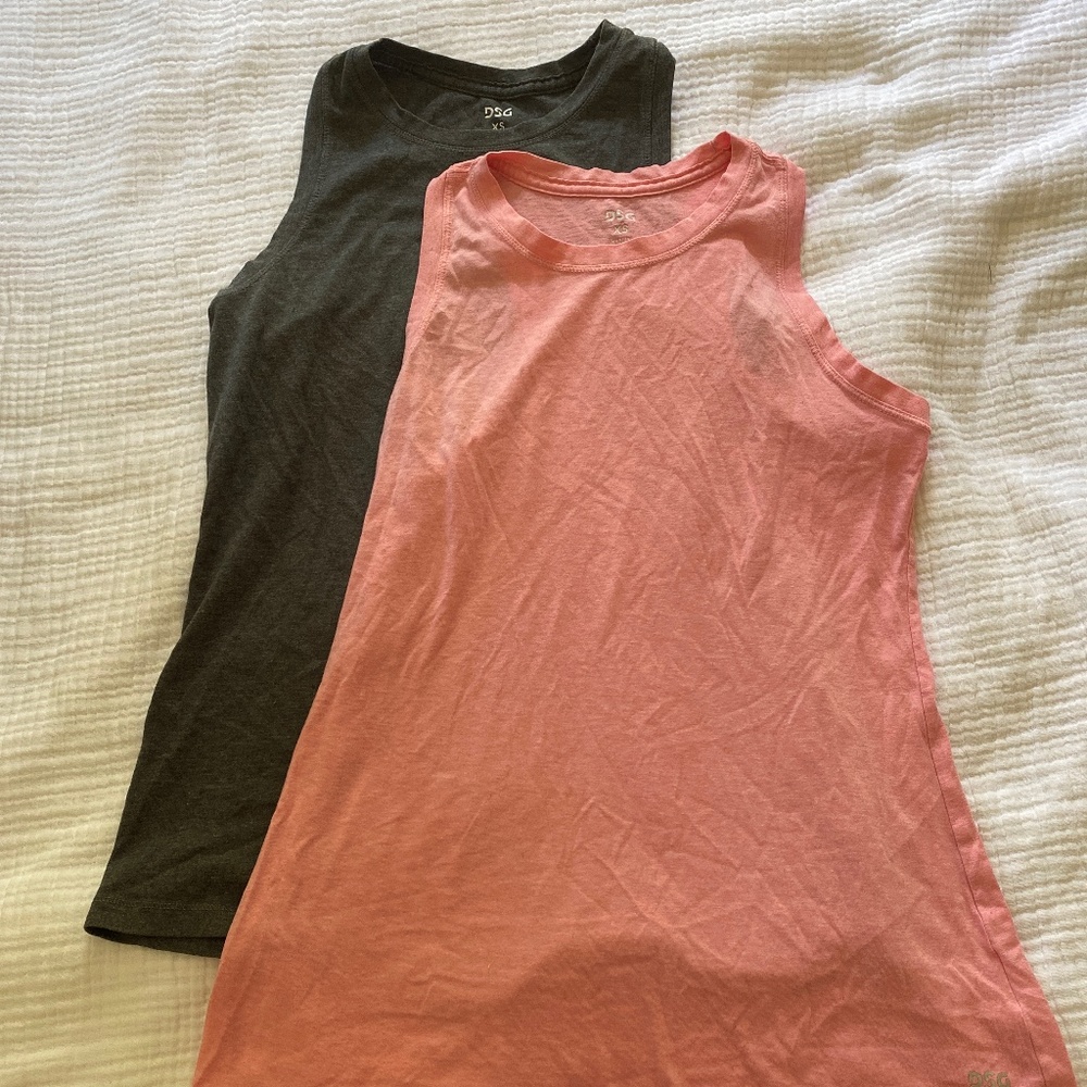 2 DSG tank tops size xs